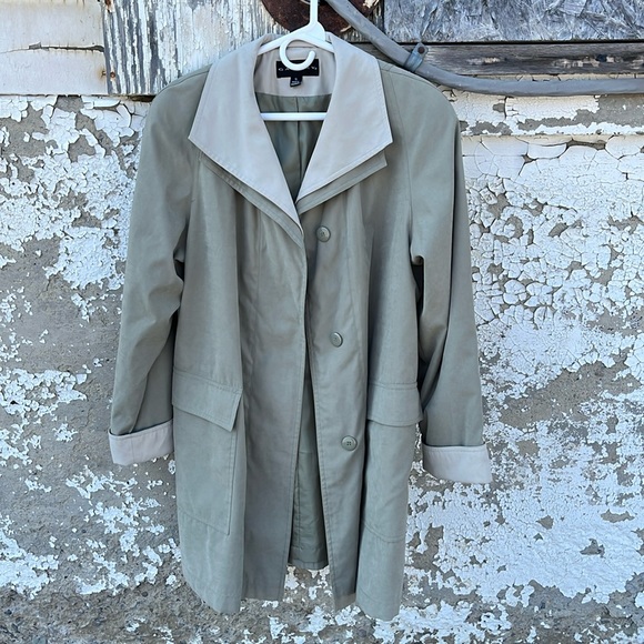 Gallery Other - Gallery brand coat. 🧥